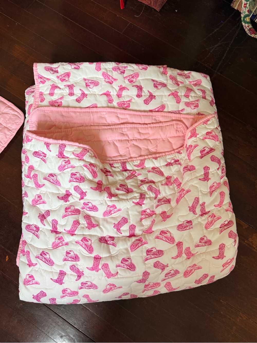 Wrangler Pink and White Cowboy Boot Quilted Comforter